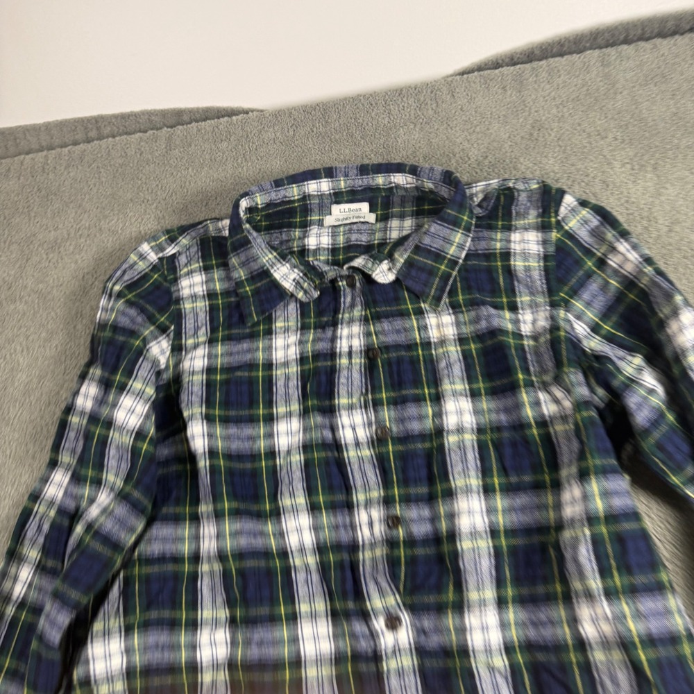 LL Bean Slightly Fitted Flannel Shirt Navy Blue Green Plaid Button Up
